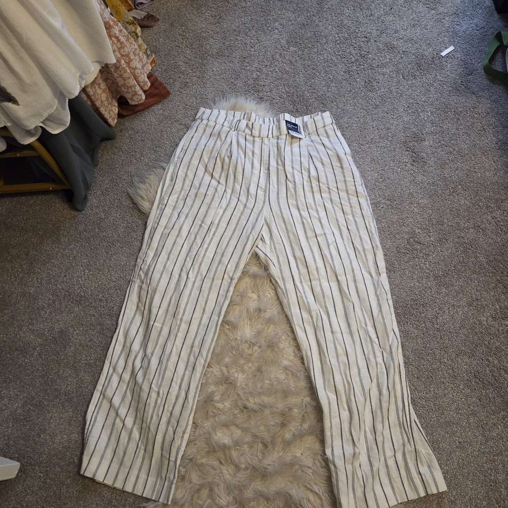 Old Navy Cream Wide-Leg Linen-Blend Trousers with Navy Stripes